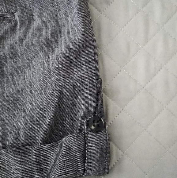 Charlotte Russe Pleated Shorts - Picture 2 of 8